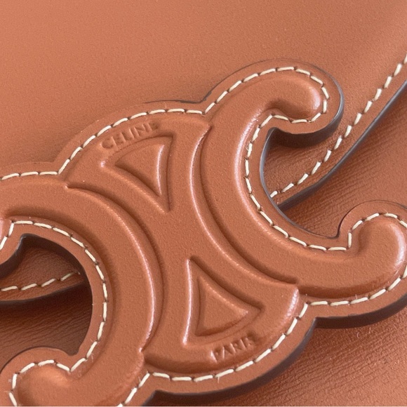 Auth. Celine Triomphe Wallet on Chain in Tan Shiny Calfskin - Picture 2 of 6